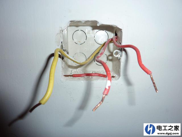 家庭电路中出现跳闸的情况怎么解决