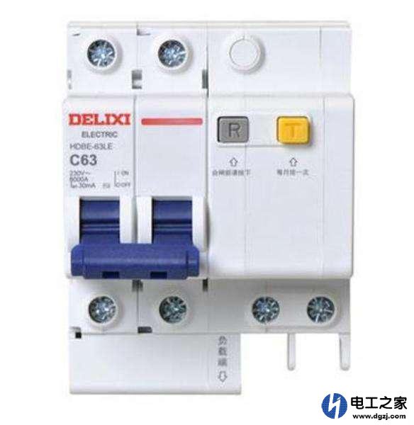 把热水器插座前接出一个开关洗澡时关闭合理吗